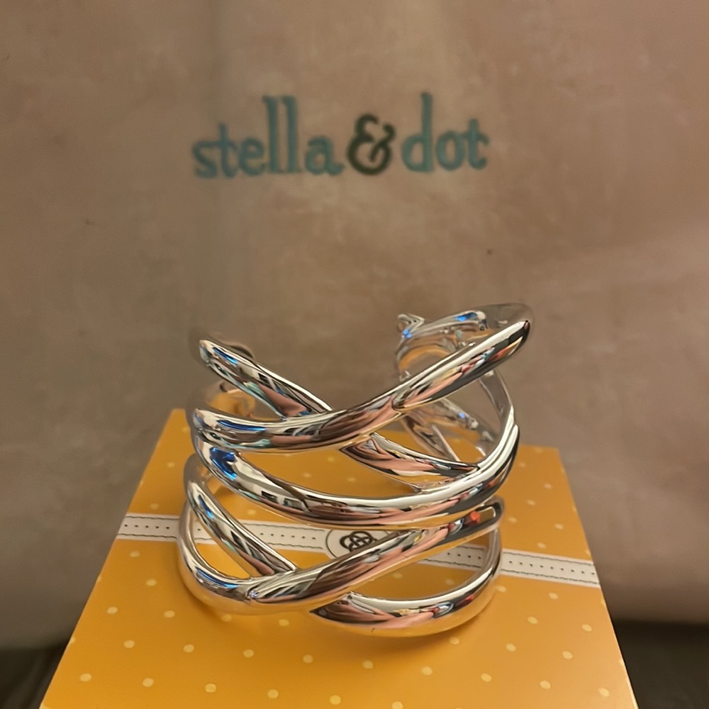 Stella & Dot Odette Cuff